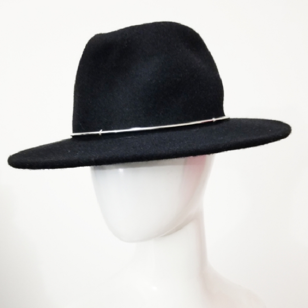 Forever 21 Black hat